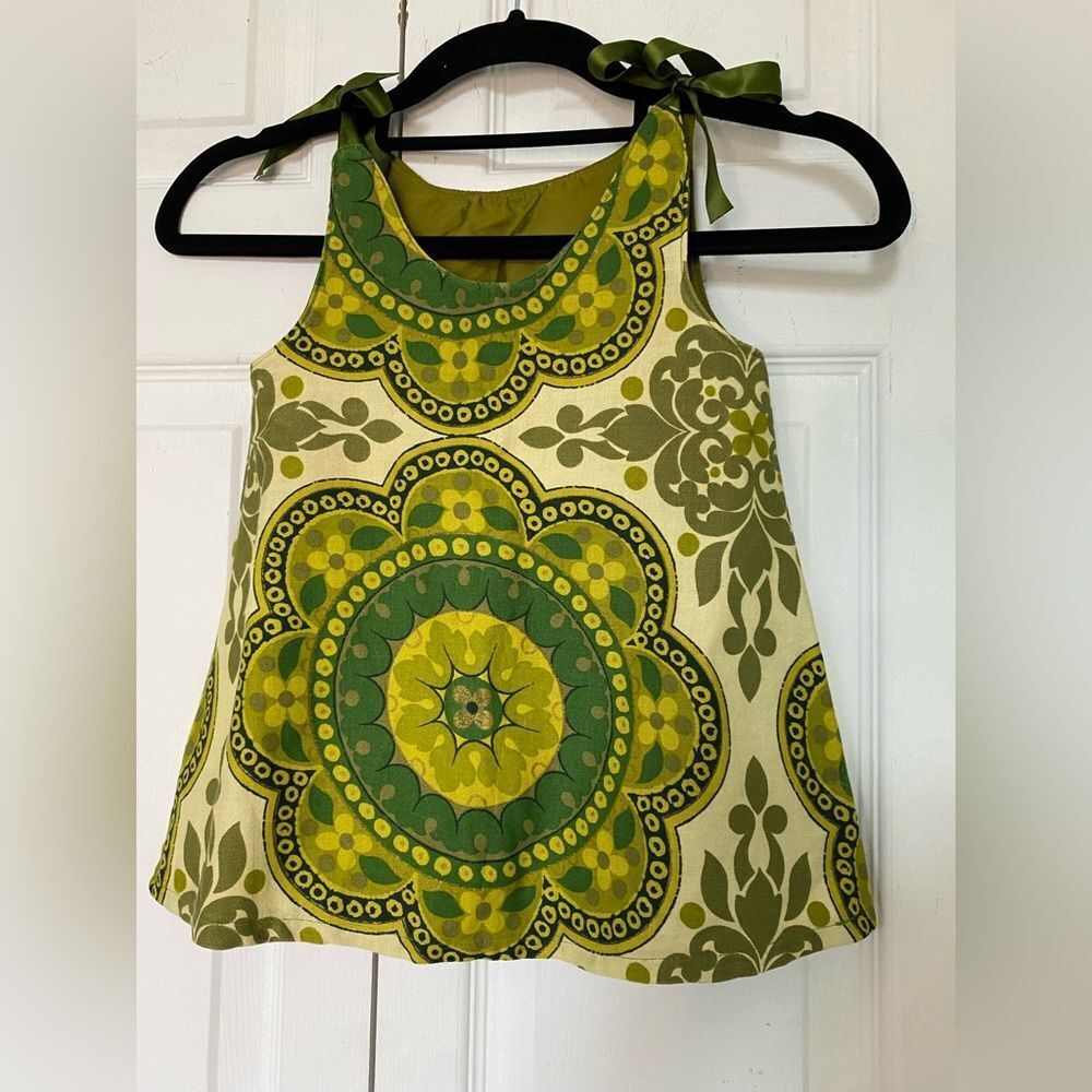 Vintage Groovy Green Mandela Print  Top
